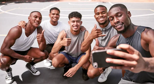 Selfie Basquete Esportes Com Uma Equipe Uma Quadra Tirando Uma — Fotografia de Stock