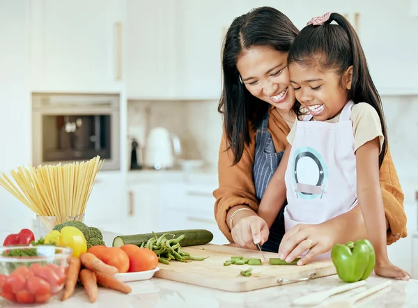 Cocina Salud Madre Niña Cocina Para Comida Aprendizaje Ensalada Juntos — Foto de Stock