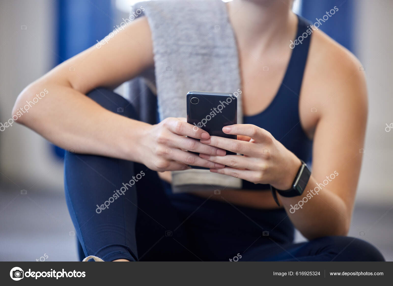 Water Bottle Black Man In Gym And Smartphone For Social Media After Fitness  Exercise Healthy Sports Workout And Muscle Growth Wellness Work Out  Training Motivation And A Tired Guy Drinking Water Stock