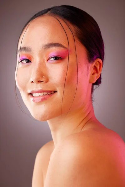 Maquillaje Futurista Neón Mujer Para Belleza Asiática Cosméticos Brillan Producto —  Fotos de Stock
