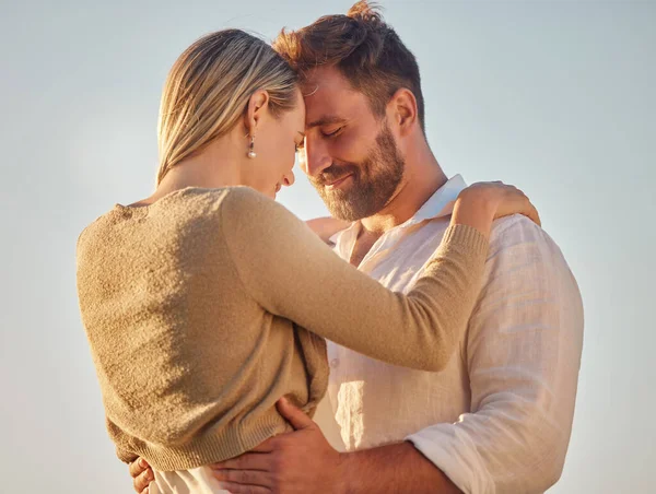 Kärlek Par Och Att Vara Lycklig För Äktenskap Romantisk Semester — Stockfoto