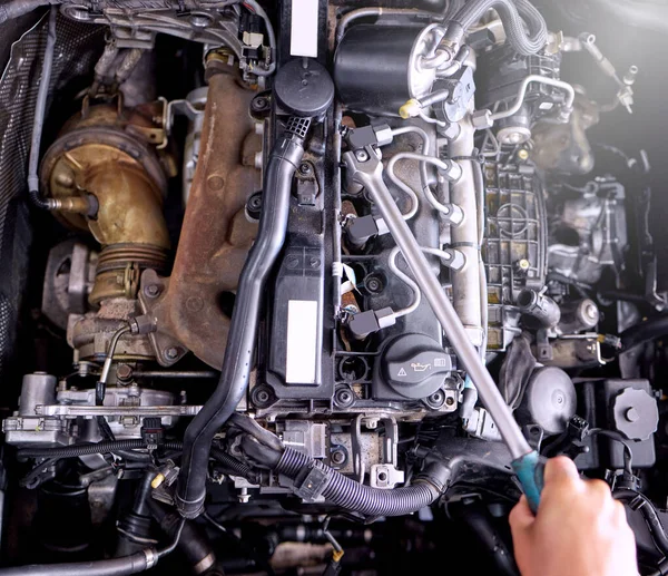 Bilmotor Garage Mekaniker Som Arbetar Med Automatisk Reparation Och Inspektion — Stockfoto