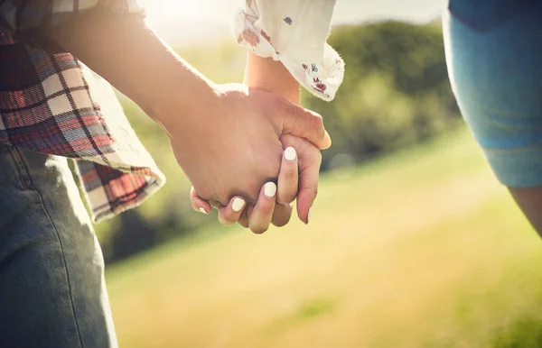 Youre Mine Now Unrecognizable Couple Holding Hands Outdoors — Stock Photo, Image