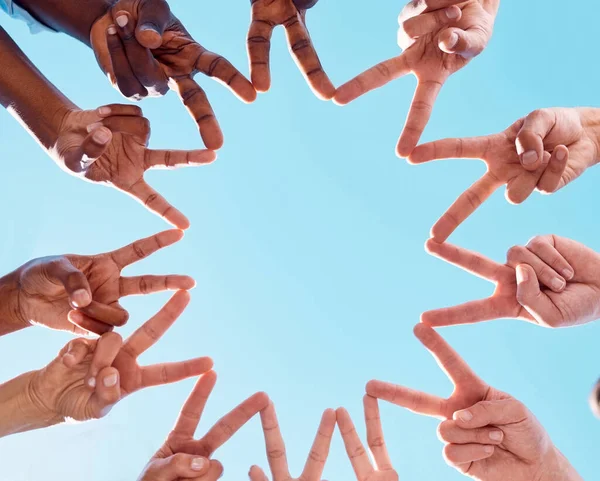 Vredessterrenbeeld Mensen Handen Van Mensen Samen Met Diversiteit Die Steun — Stockfoto
