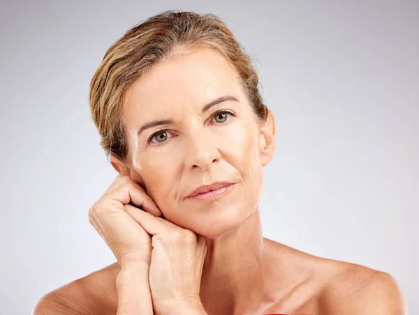 Skincare Beauty Cosmetics Senior Woman Dermatology Antiaging Wellness Routine Studio — Stock Photo, Image