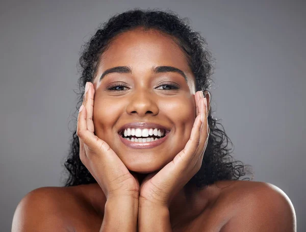 Belleza Mujer India Cara Feliz Piel Maquillaje Natural Cuidado Piel — Foto de Stock
