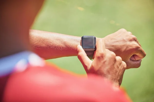 Smartwatch Screen Mock Fitness Hands Man Verificam Tempo Execução Resultados — Fotografia de Stock