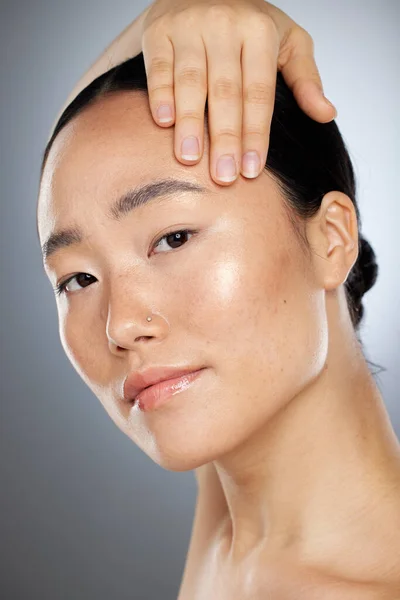 Schoonheid Aziatische Vrouw Huidverzorging Wellness Esthetische Cosmetica Zelfverzorging Stralende Huid — Stockfoto
