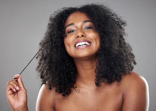 Beauté Cheveux Femme Noire Dans Studio Avec Maquette Pour Bien — Photo