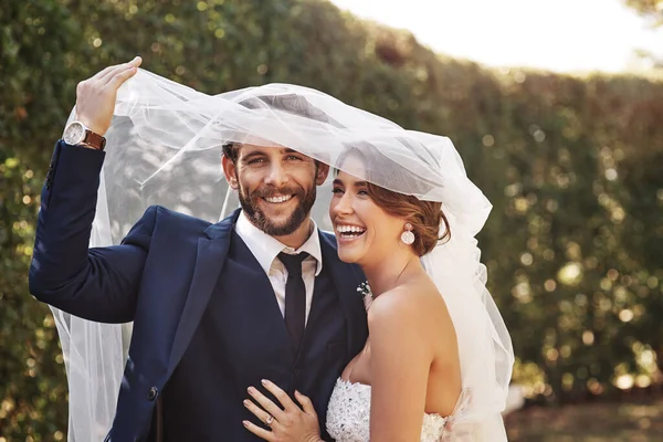 Dia Nosso Feliz Para Sempre Jovem Afetuoso Casal Recém Casado — Fotografia de Stock