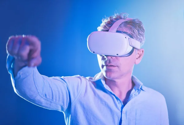 Futurisztikus Virtuális Valóság Emberrel Egy Kibervilágban Vagy Virtuális Játék Future — Stock Fotó