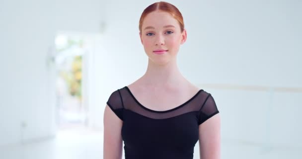 Balet Uśmiech Portret Baleriny Studio Gotowy Rozpoczęcia Treningu Treningu Tańca — Wideo stockowe