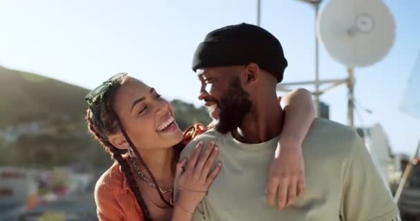 Interracial Couple Hug Bonding City Building Rooftop Summer Holiday Travel — Stock Video
