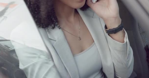 Obchodní Žena Telefonní Hovor Problémy Autem Snaží Začít Konverzaci Poslech — Stock video