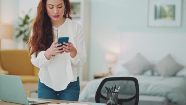 Llamada Telefónica Recepcionista Mujer Negocios Computadora Portátil Que Ejecuta Para — Vídeos de Stock