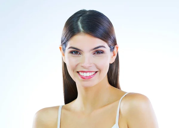 Mooie Huid Een Mooie Glimlach Een Mooie Jonge Vrouw Poseren — Stockfoto