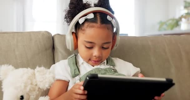 Tablet Gry Słuchawki Zrelaksować Gry Dla Dzieci Zabawy Lub Grać — Wideo stockowe