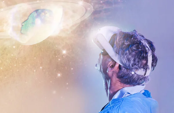 Hombre Metaverso Realidad Virtual Para Holograma Del Planeta Sistema Solar —  Fotos de Stock