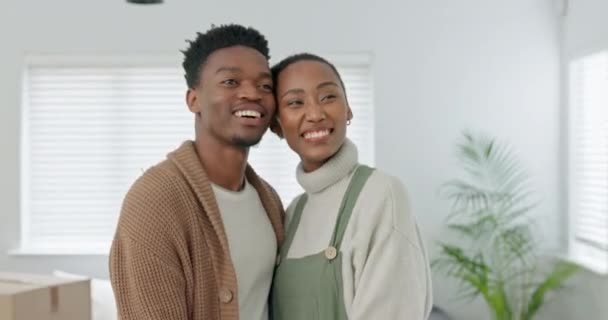 Amour Nouvelle Maison Heureux Couple Noir Dans Appartement Excité Par — Video