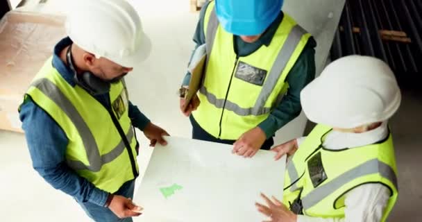 Engenheiro Planta Equipe Projeto Construção Com Arquiteto Construtor Empreiteiro Falando — Vídeo de Stock