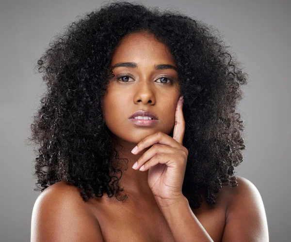 Schoonheid Huidverzorging Natuurlijk Haarportret Van Zwarte Vrouw Studio Cosmetica Make — Stockfoto