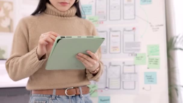 Žena Design Plánování Tabletů Web Developer Mobilní Aplikace Wireframe Business — Stock video