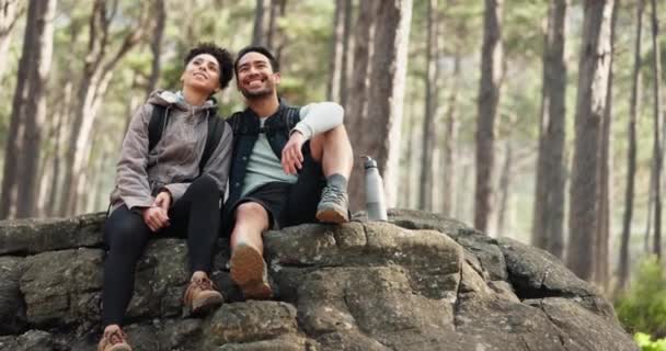 Hiking Forest Nature Couple People Rock Journey Adventure Wellness Lifestyle — Stock Video