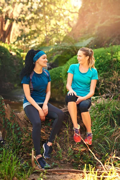 You Another Run Two Sporty Young Women Taking Break While — Stock Photo, Image