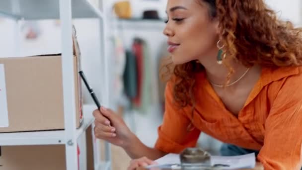 Transporte Logística Estoque Tomar Com Uma Mulher Negra Designer Escrever — Vídeo de Stock