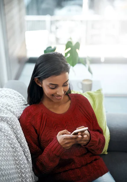 Chilling Entire Day Beautiful Young Woman Using Cellphone While Chilling — Stock Photo, Image
