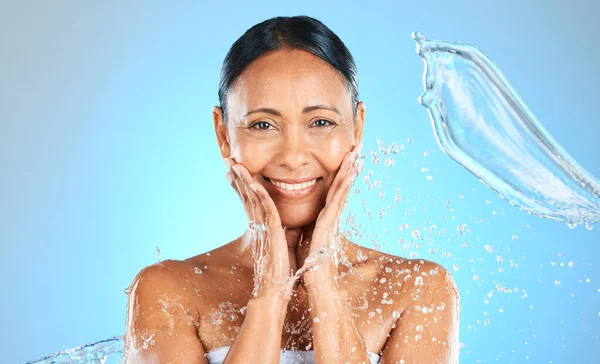 Belleza Salpicadura Agua Con Retrato Mujer Para Cuidado Piel Ducha —  Fotos de Stock