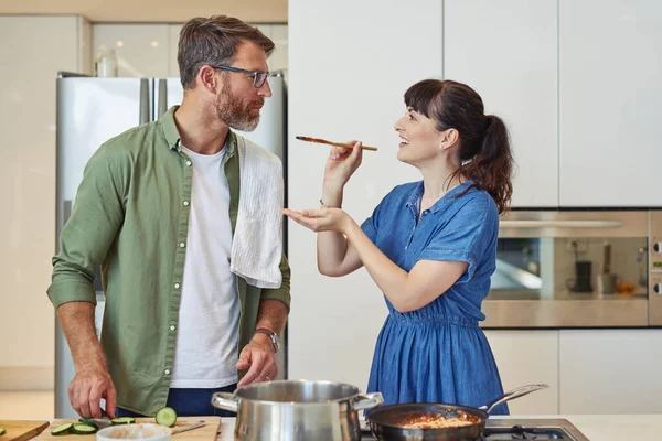 Taste Tell You Mature Couple Cooking Together Home — Stock Photo, Image