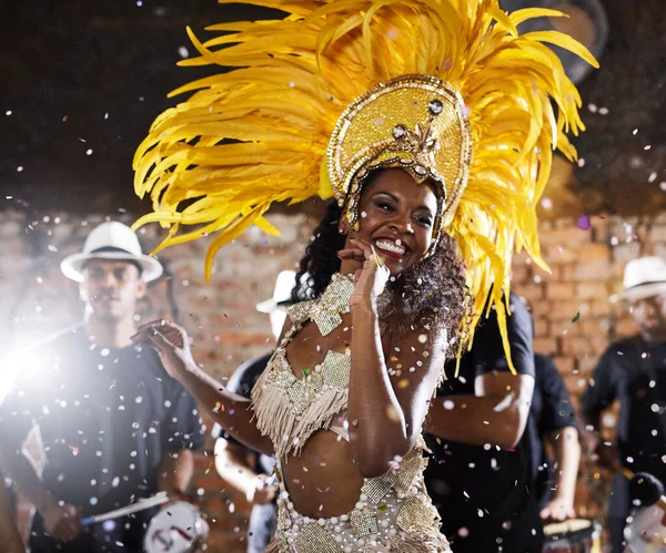 Heeft Alle Bewegingen Nacht Verlichten Samba Dansers Optreden Een Carnaval — Stockfoto