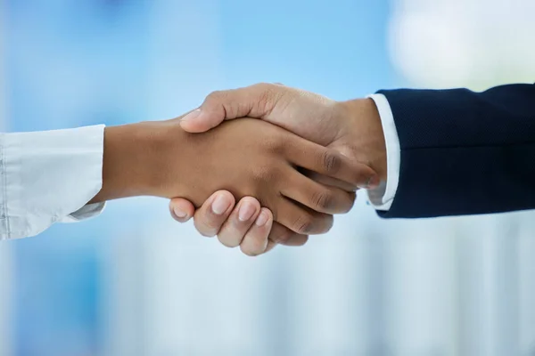 Geschäftsleute Händedruck Und Partnerschaft Für Die B2B Zusammenarbeit Bei Start — Stockfoto