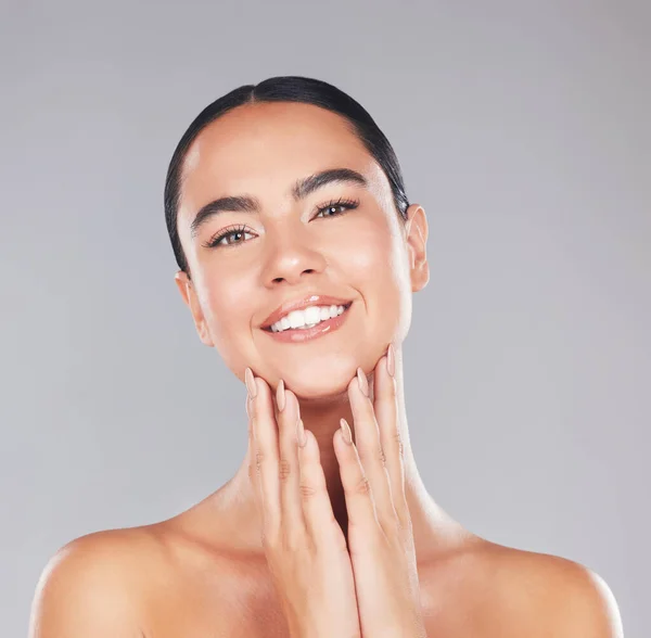 Mujer Feliz Cuidado Piel Belleza Maquillaje Natural Bienestar Facial Dermatología —  Fotos de Stock