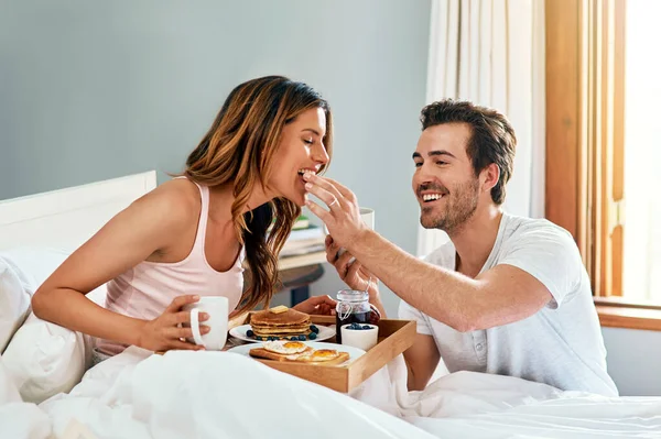 Rise Shine Wine Dine Happy Young Couple Enjoying Breakfast Bed — 스톡 사진