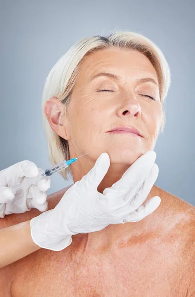 Beleza Botox Rosto Mulher Sênior Estúdio Para Enchimento Envelhecimento Cosmetologia — Fotografia de Stock