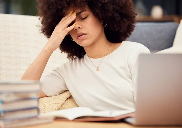 Головний Біль Психічне Здоров Або Студентська Жінка Ноутбуці Депресією Стресом — стокове фото