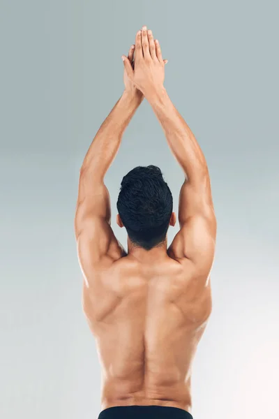 Hombre Los Deportes Estirando Músculo Espalda Para Inicio Natación Buceo —  Fotos de Stock