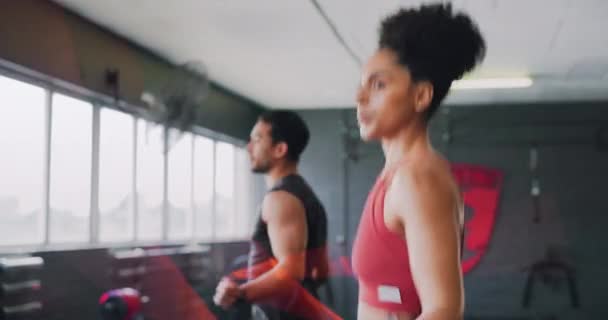 Femme Sautant Entraînement Gymnastique Corde Sauter Exercice Pour Forme Physique — Video