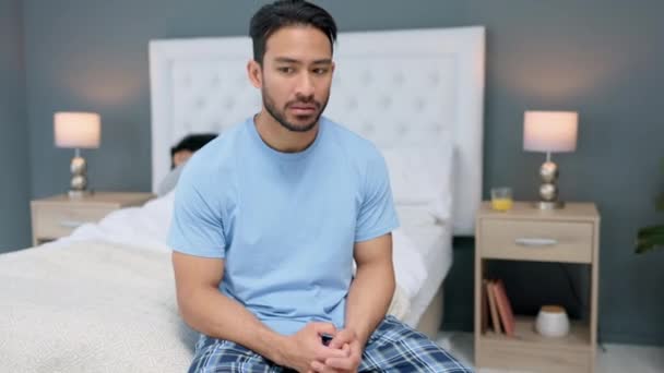 Paar Huwelijk Man Met Seksprobleem Slapeloosheid Van Stress Depressie Denken — Stockvideo
