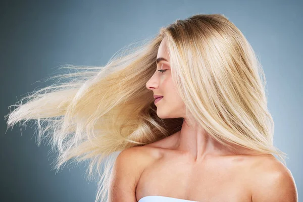 Haarpflege Gesunde Und Blonde Frau Mit Keratin Für Wachstum Wohlbefinden — Stockfoto