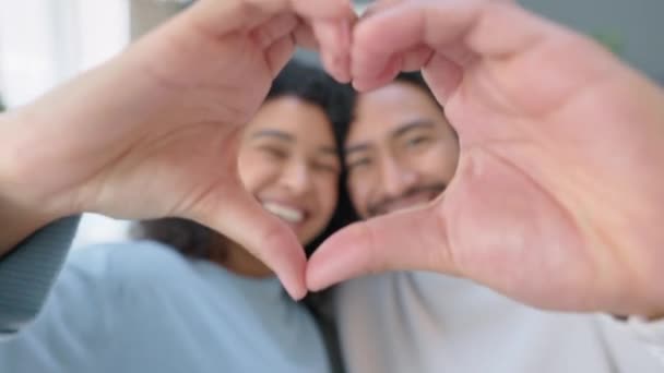 Hart Handen Liefde Van Een Gelukkig Stel Glimlach Vriendelijkheid Vertrouwen — Stockvideo