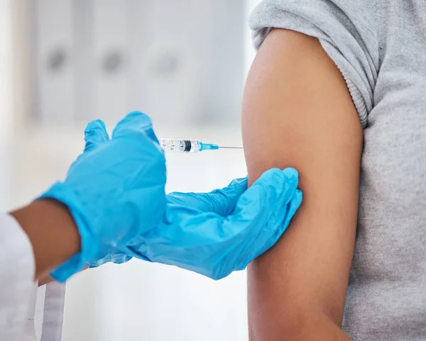 Covid Impfstoff Nadel Und Patient Erhalten Eine Injektion Von Einem — Stockfoto