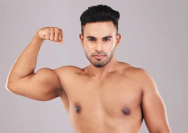 Fitness Retrato Homem Flexionando Seu Bíceps Para Motivação Energia Poder — Fotografia de Stock