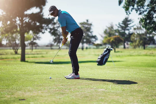 Yeteneklerimi Gösterme Sırası Bende Odaklanmış Genç Bir Erkek Golfçü Golf — Stok fotoğraf