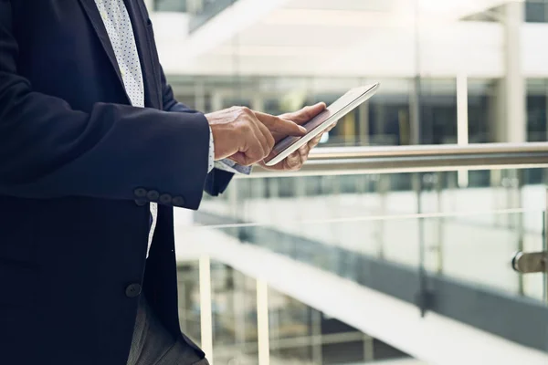 Work Out Too Expensive Unrecognisable Male Businessman Using Digital Tablet — Stock Photo, Image