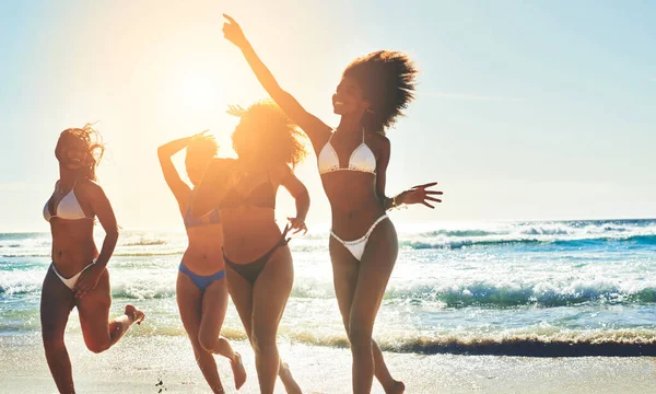 Vive Momento Grupo Jovens Mulheres Felizes Divertindo Juntos Praia — Fotografia de Stock
