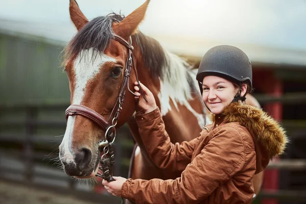 Best Friend Has Hooves Teenage Girl Preparing Ride Her Pony — Stock Photo, Image
