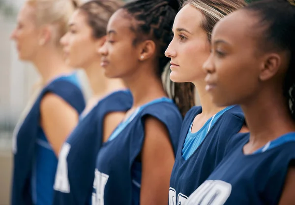 Spor Netball Motivasyonu Odaklanması Güçlü Zihniyeti Olan Kadınlardan Oluşan Bir — Stok fotoğraf